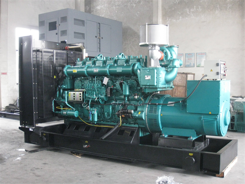 吉林200KW 柴油发电机的油耗是多少？